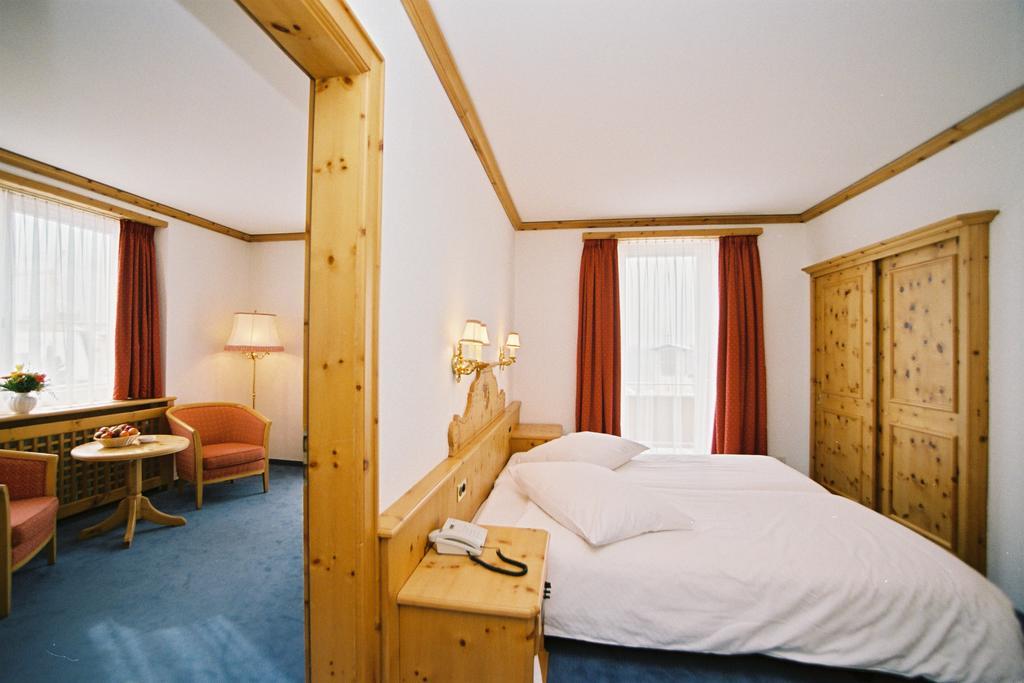 Hotel Schweizerhof Понтрезина Номер фото
